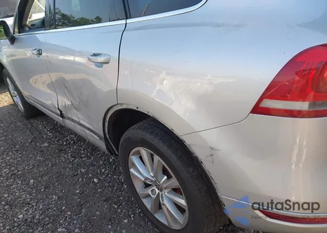 2014 Volkswagen Touareg 3.6L Sport from USA, damaged, VIN WVGEF9BPXED005687